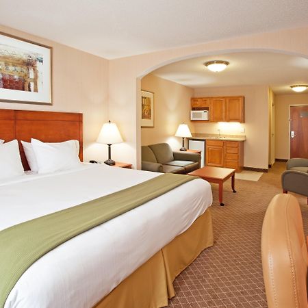 Holiday Inn Express Hotel & Suites Bay City By Ihg Exteriör bild