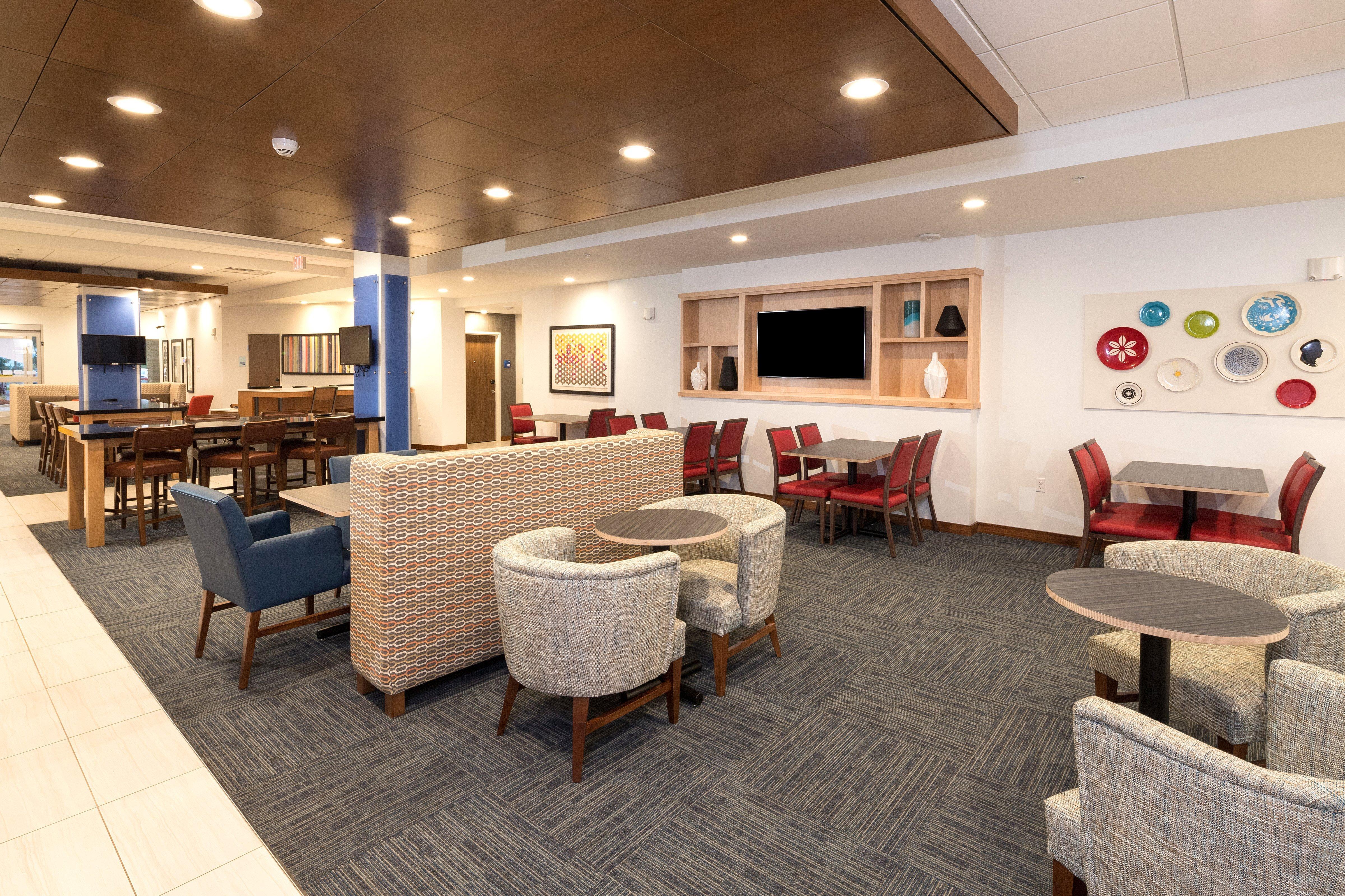Holiday Inn Express Hotel & Suites Bay City By Ihg Exteriör bild
