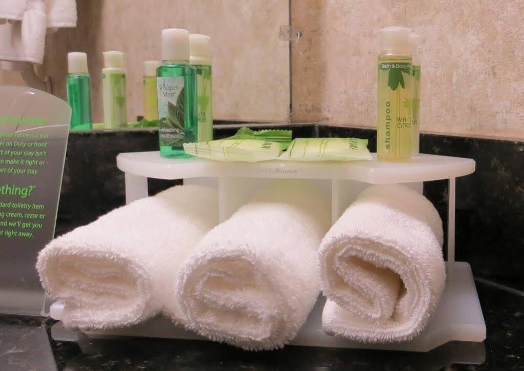 Holiday Inn Express Hotel & Suites Bay City By Ihg Exteriör bild