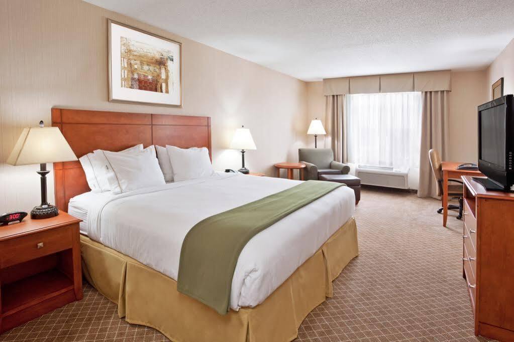 Holiday Inn Express Hotel & Suites Bay City By Ihg Exteriör bild